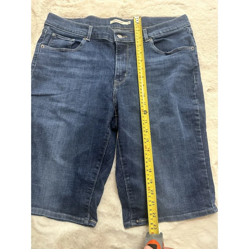 Levis Denim Bermuda‎ Men  Size 32 Blue Jean Shorts Medium Wash
